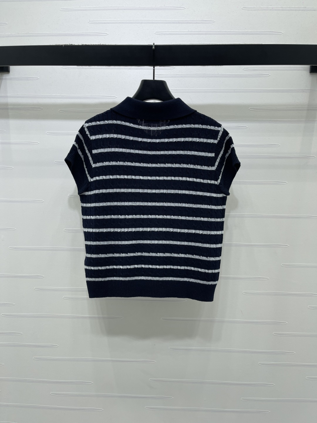 Women's short sleeves